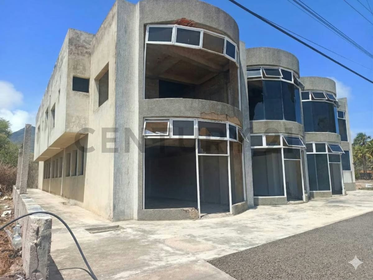 Edifico en venta en Playa Guacuco Isla de Margarita - 3