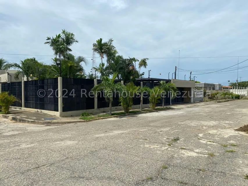 Casa (1 Nivel) en Venta en Campo Urdaneta, Zulia - 2