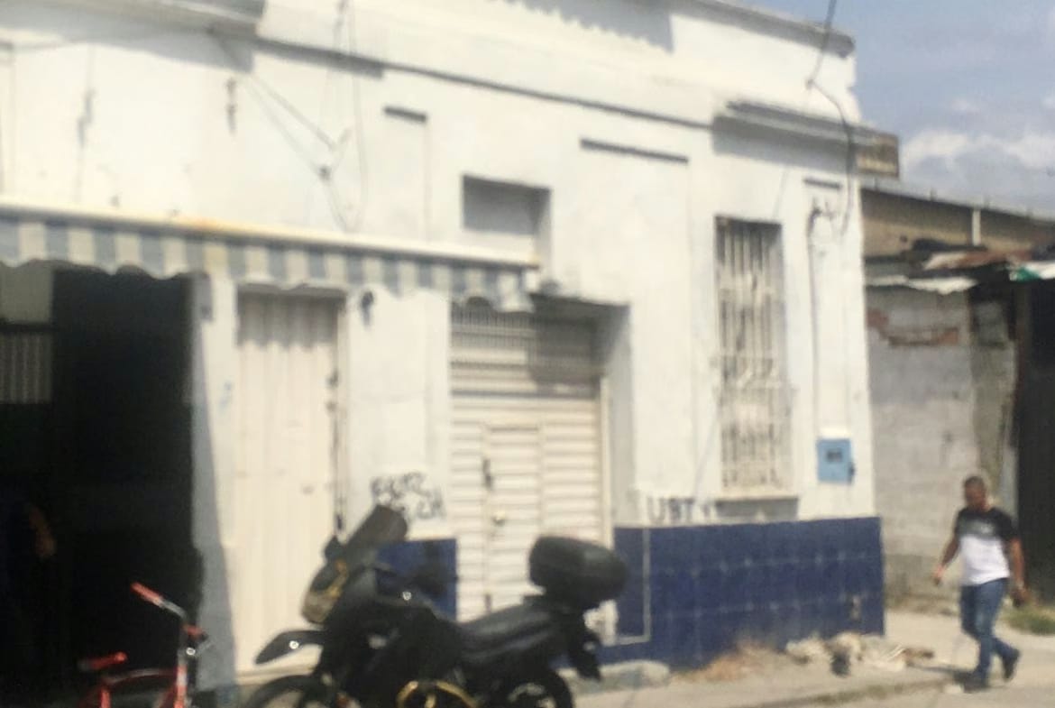 Local-Galpon 37 con Av. 20 - 4