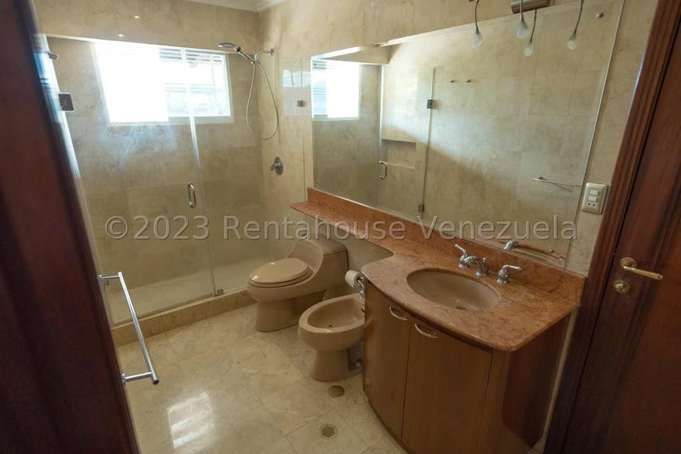 Casa (Multipes Niveles) en Venta en Colinas del Tamanaco, Distrito Metropolitano - 42