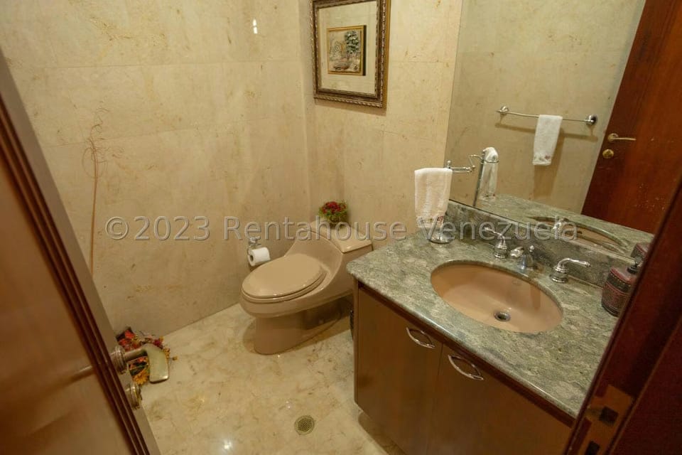 Casa (Multipes Niveles) en Venta en Colinas del Tamanaco, Distrito Metropolitano - 6