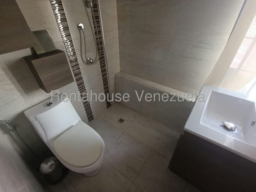 Comercial (Galpon - Deposito) en Alquiler en Boleita Norte, Distrito Metropolitano - 19