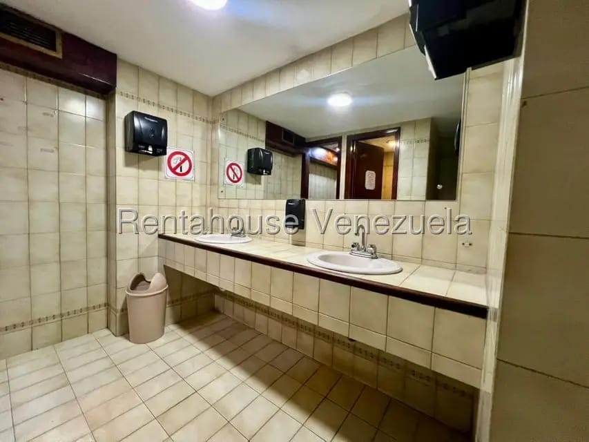 Comercial (Local Comercial) en Venta en Chacao, Distrito Metropolitano - 3
