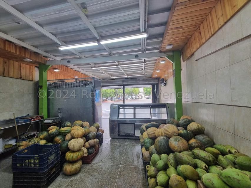 Comercial (Local Comercial) en Alquiler en Zona Este, Lara - 9
