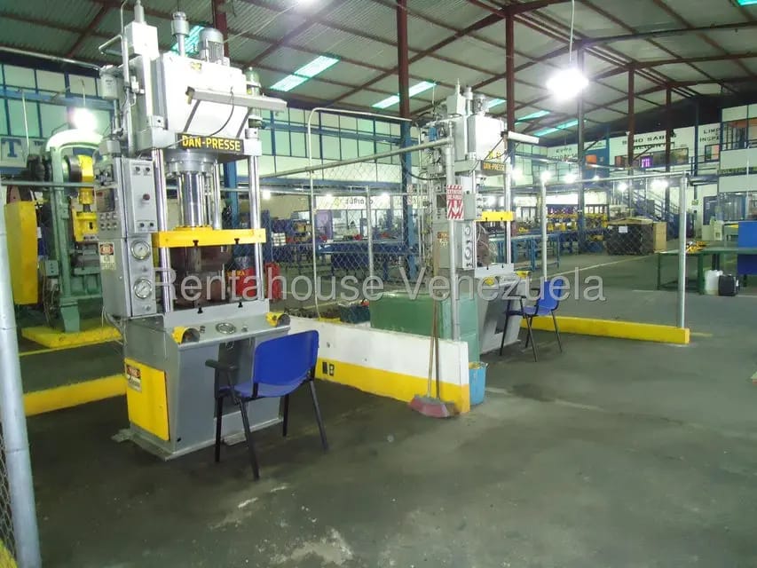 Comercial (Galpon - Deposito) en Venta en Santa Teresa del Tuy, Miranda - 85