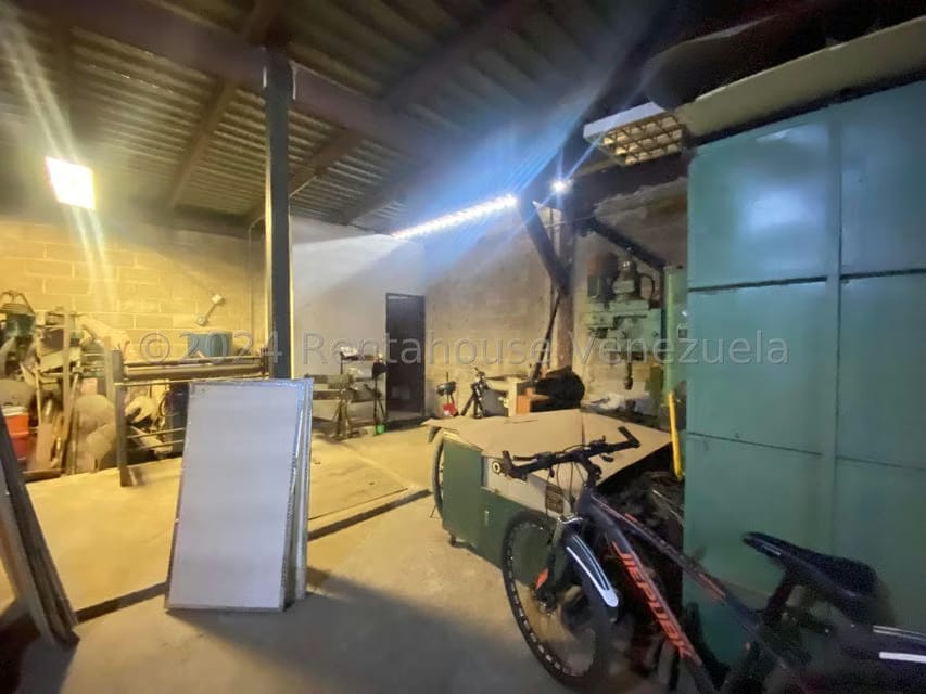 Comercial (Galpon - Deposito) en Venta en Zona Centro, Aragua - 12
