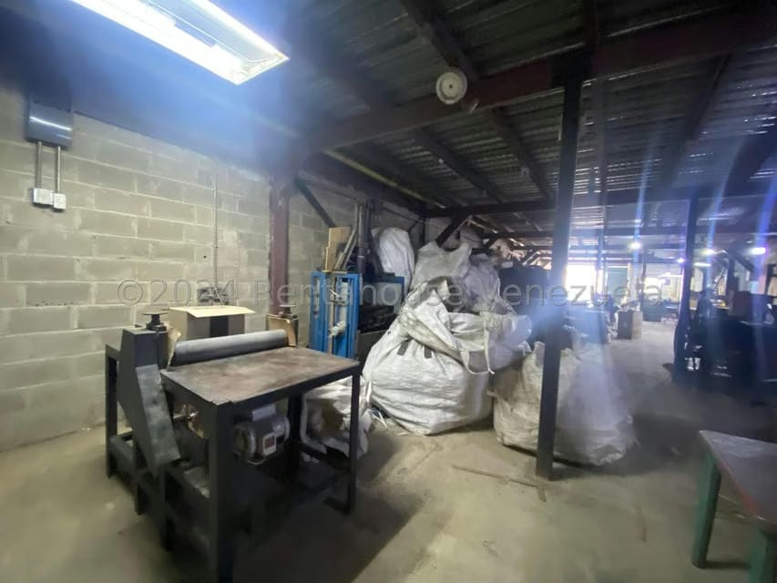 Comercial (Galpon - Deposito) en Venta en Zona Centro, Aragua - 16