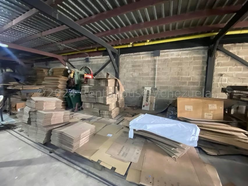 Comercial (Galpon - Deposito) en Venta en Zona Centro, Aragua - 8
