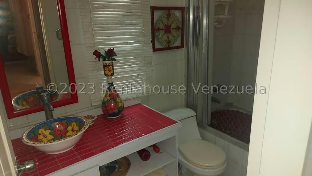 Casa (Duplex) en Venta en La Lagunita Country Club, Distrito Metropolitano - 5