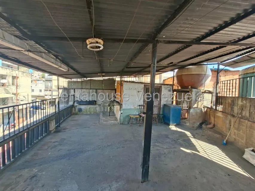 Casa (Multipes Niveles) en Venta en Catia, Distrito Metropolitano - 21