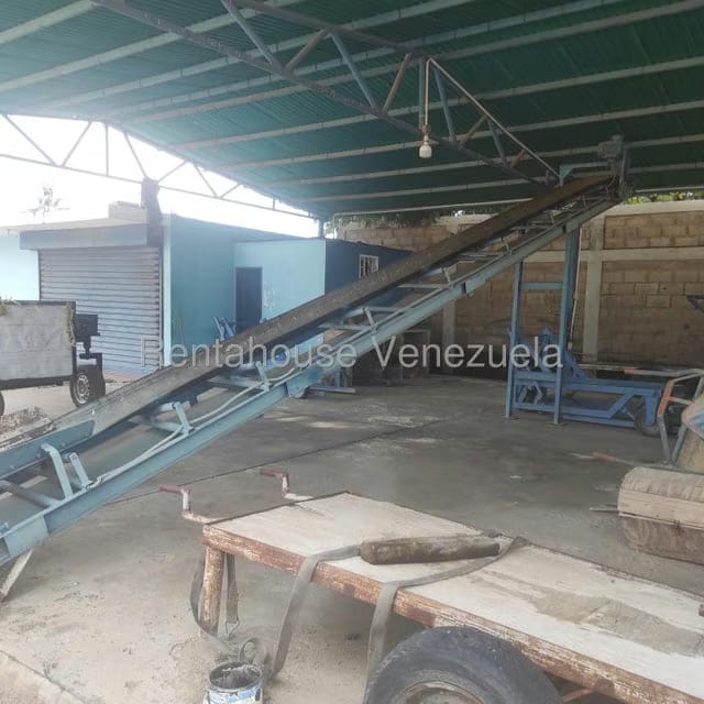 Comercial (Galpon - Deposito) en Venta en Carretera G, Zulia - 2