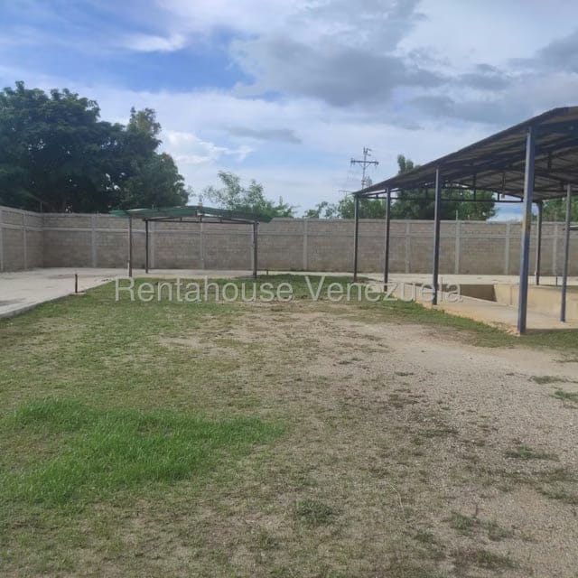 Comercial (Galpon - Deposito) en Venta en Carretera G, Zulia - 4