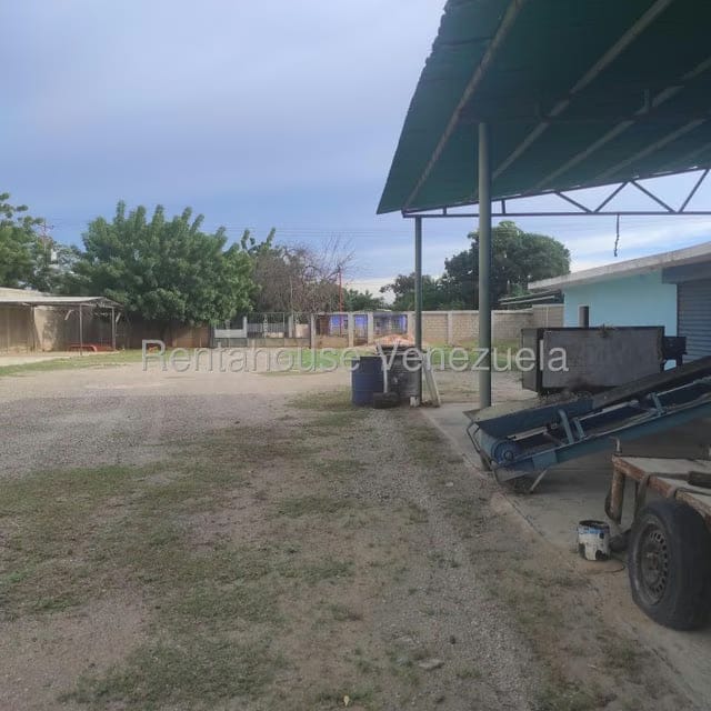 Comercial (Galpon - Deposito) en Venta en Carretera G, Zulia - 7