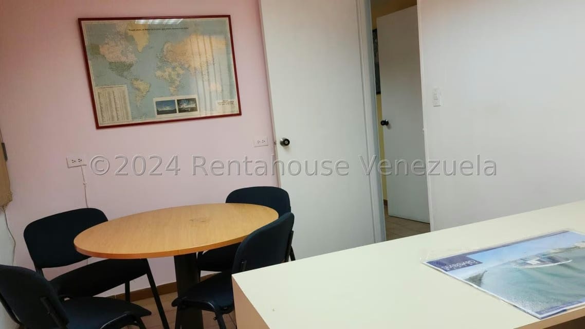 Comercial (Oficina) en Alquiler en La Campiña, Distrito Metropolitano - 11