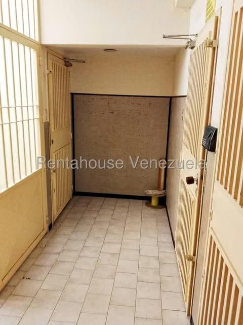 Comercial (Edificio) en Venta en Guarenas, Miranda - 16