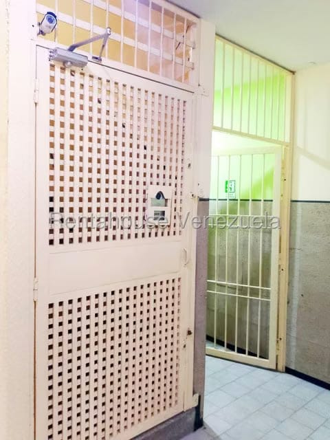 Comercial (Edificio) en Venta en Guarenas, Miranda - 4