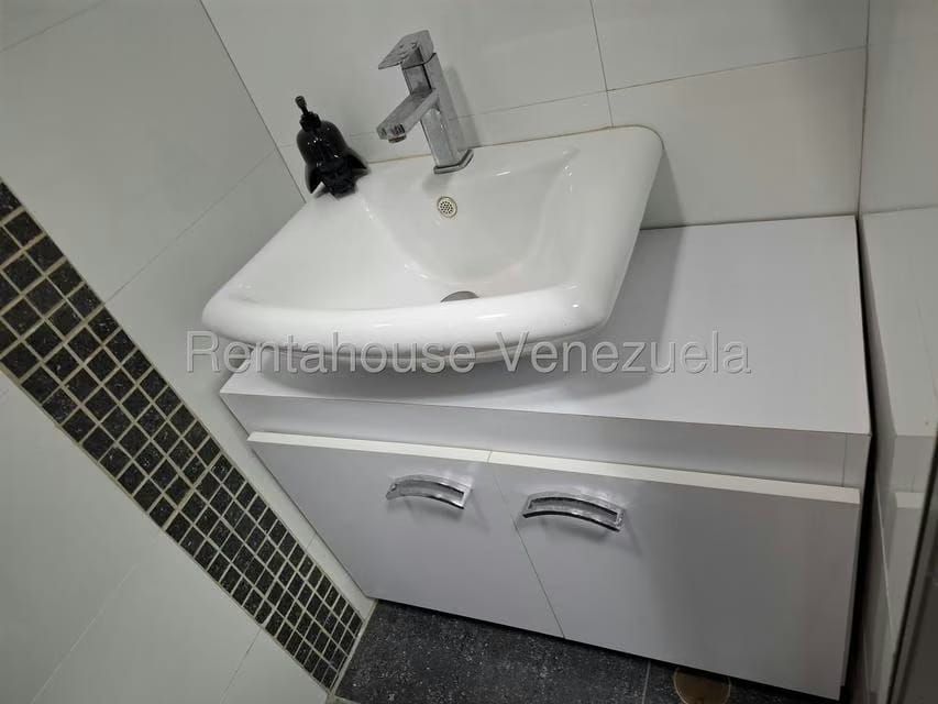 Comercial (Oficina) en Alquiler en Macaracuay, Distrito Metropolitano - 16