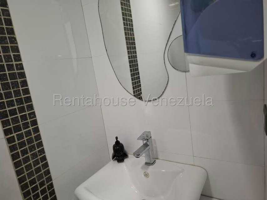 Comercial (Oficina) en Alquiler en Macaracuay, Distrito Metropolitano - 17