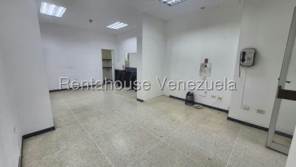 Comercial (Local Comercial) en Alquiler en Los Palos Grandes, Distrito Metropolitano - 2