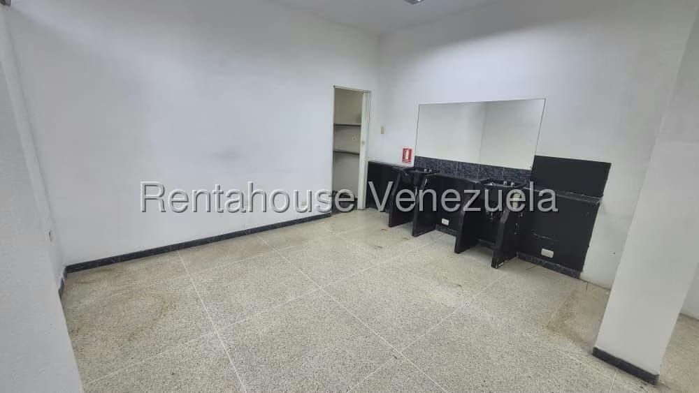 Comercial (Local Comercial) en Alquiler en Los Palos Grandes, Distrito Metropolitano - 5