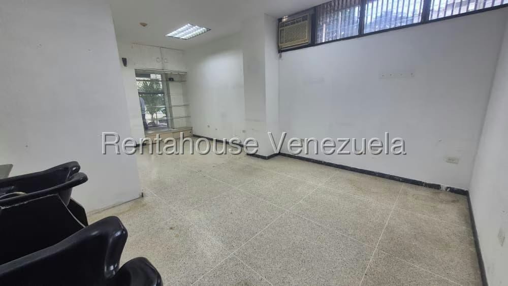 Comercial (Local Comercial) en Alquiler en Los Palos Grandes, Distrito Metropolitano - 6