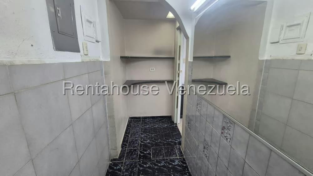 Comercial (Local Comercial) en Alquiler en Los Palos Grandes, Distrito Metropolitano - 7