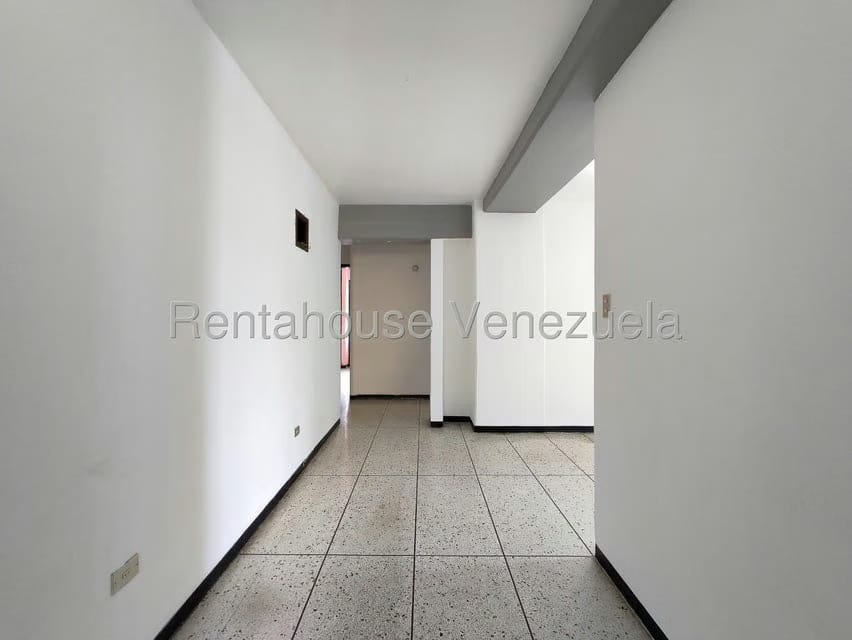 Apartamento (1 Nivel) en Alquiler en Centro, Lara - 2