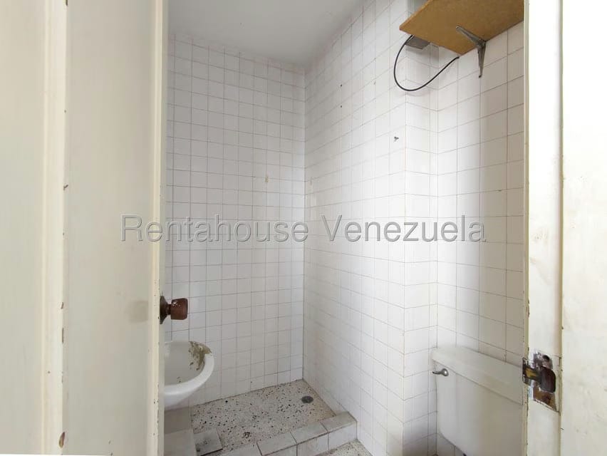 Apartamento (1 Nivel) en Alquiler en Centro, Lara - 11