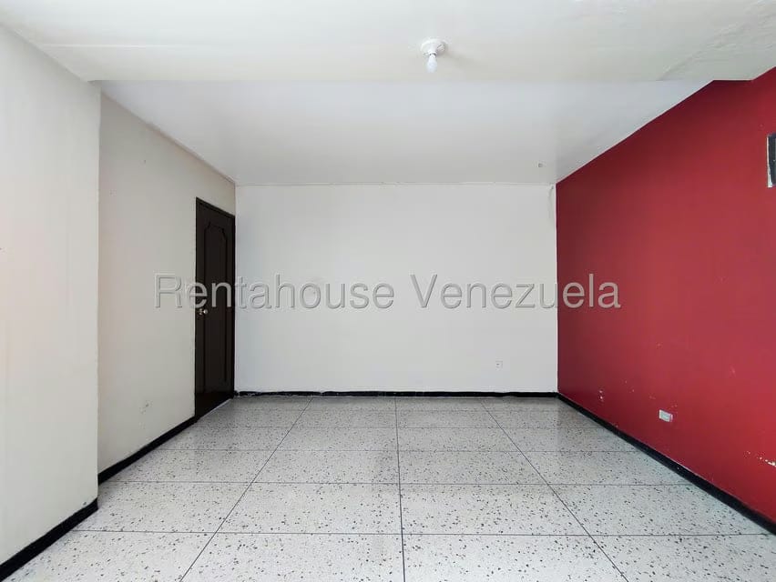 Apartamento (1 Nivel) en Alquiler en Centro, Lara - 12
