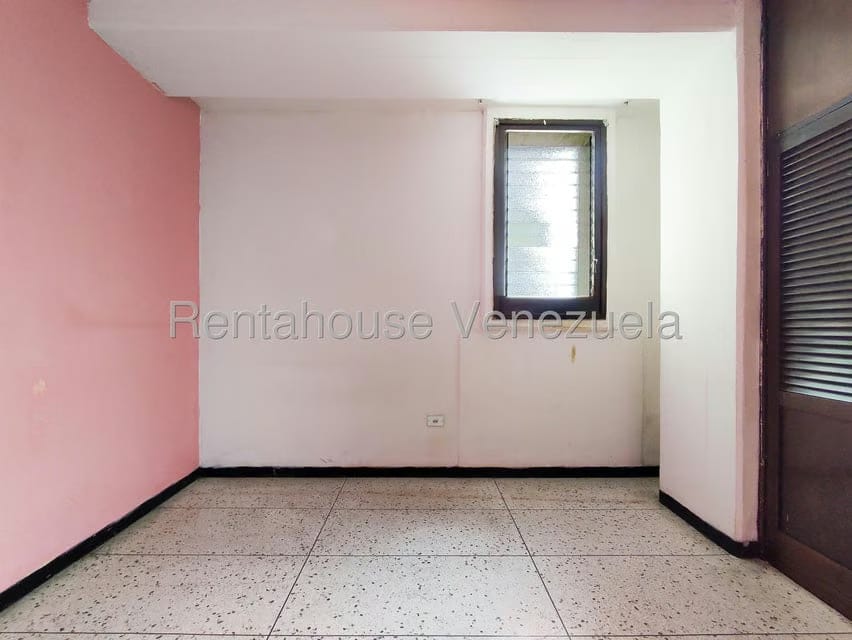 Apartamento (1 Nivel) en Alquiler en Centro, Lara - 16