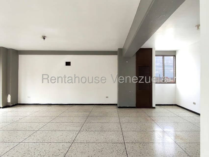 Apartamento (1 Nivel) en Alquiler en Centro, Lara - 6