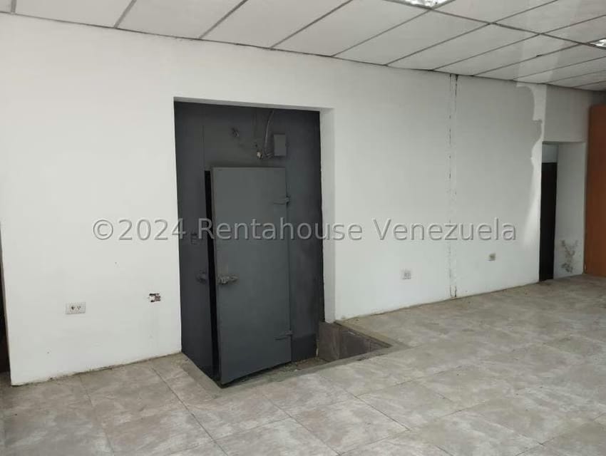 Comercial (Local Comercial) en Alquiler en Catia, Distrito Metropolitano - 13