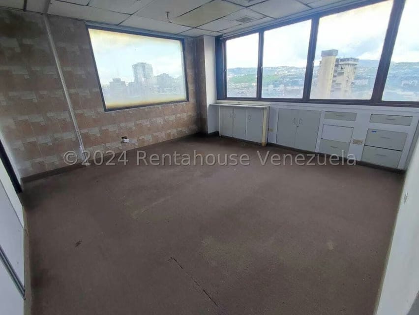 Comercial (Club Campestre) en Alquiler en Los Dos Caminos, Distrito Metropolitano - 13