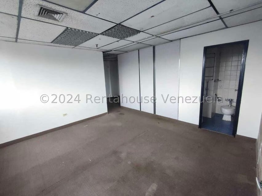 Comercial (Club Campestre) en Alquiler en Los Dos Caminos, Distrito Metropolitano - 15