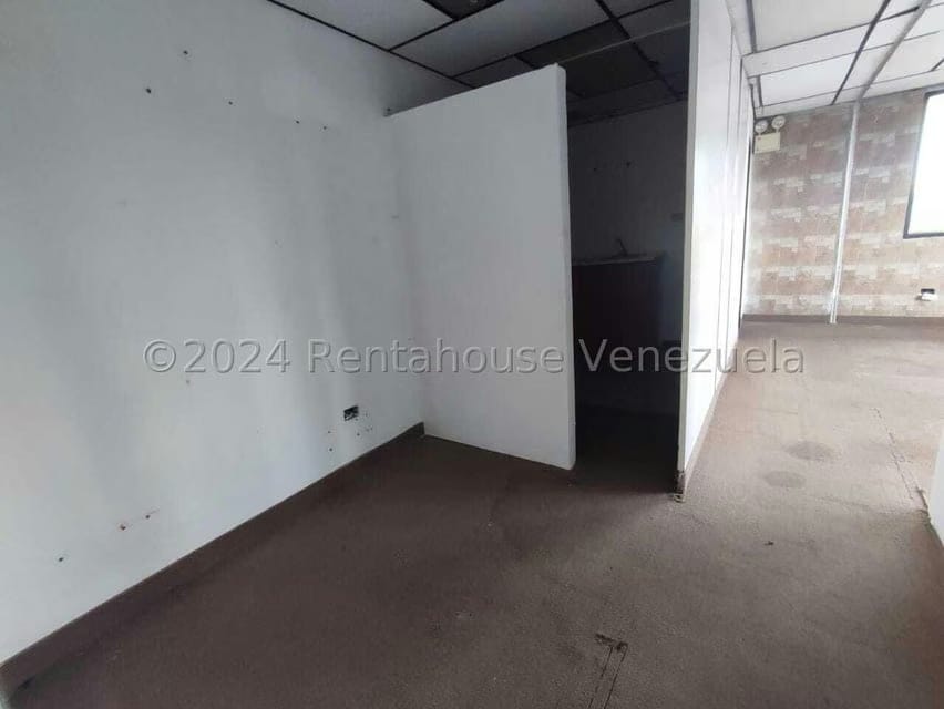 Comercial (Club Campestre) en Alquiler en Los Dos Caminos, Distrito Metropolitano - 17