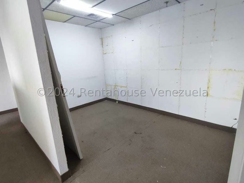 Comercial (Club Campestre) en Alquiler en Los Dos Caminos, Distrito Metropolitano - 20