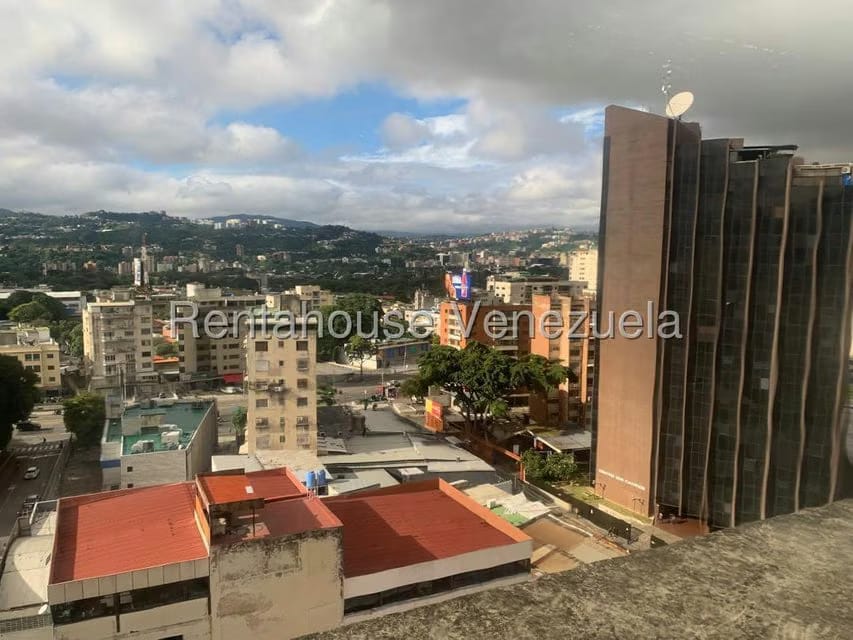 Comercial (Club Campestre) en Alquiler en Los Dos Caminos, Distrito Metropolitano - 21