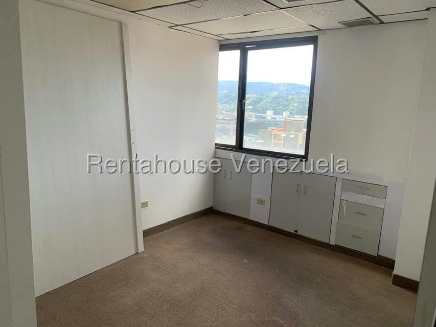 Comercial (Club Campestre) en Alquiler en Los Dos Caminos, Distrito Metropolitano - 22