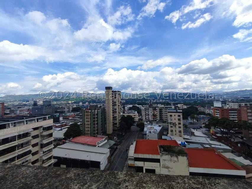 Comercial (Club Campestre) en Alquiler en Los Dos Caminos, Distrito Metropolitano - 25