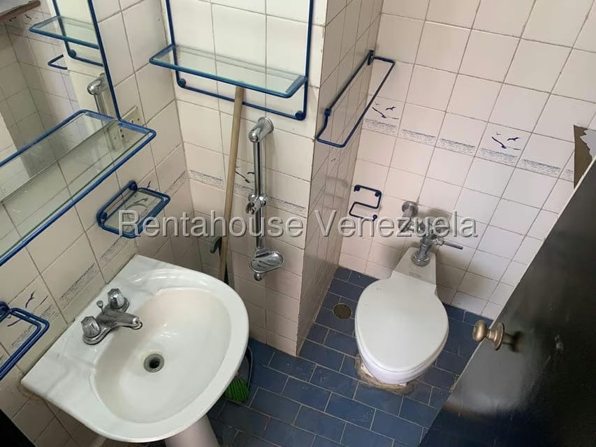 Comercial (Club Campestre) en Alquiler en Los Dos Caminos, Distrito Metropolitano - 27