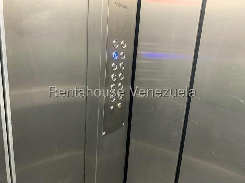 Comercial (Club Campestre) en Alquiler en Los Dos Caminos, Distrito Metropolitano - 34