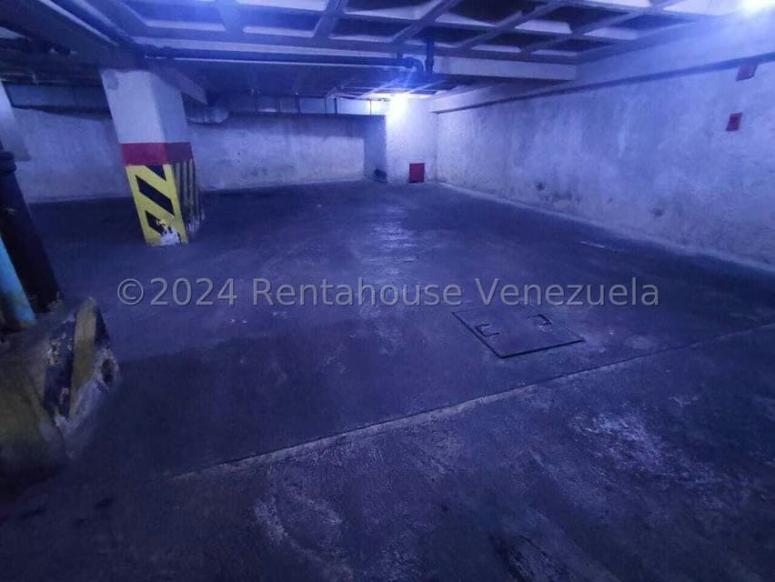 Comercial (Club Campestre) en Alquiler en Los Dos Caminos, Distrito Metropolitano - 35