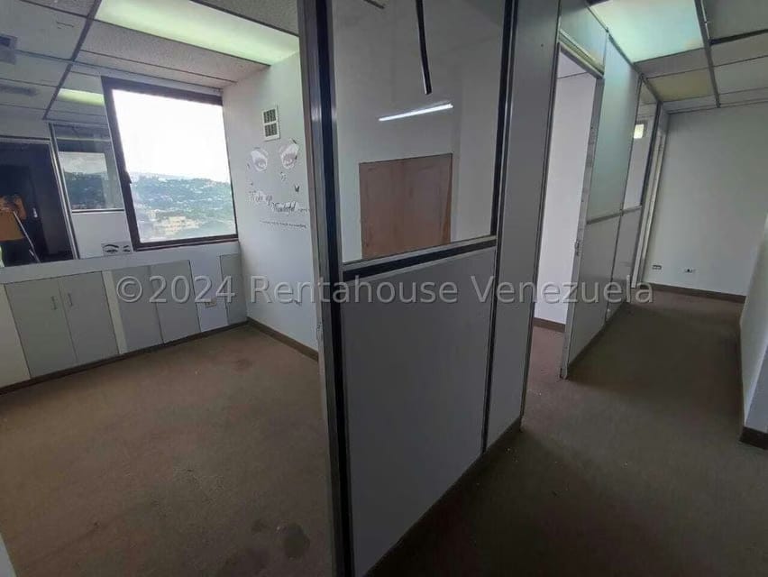 Comercial (Club Campestre) en Alquiler en Los Dos Caminos, Distrito Metropolitano - 6