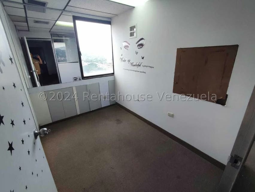 Comercial (Club Campestre) en Alquiler en Los Dos Caminos, Distrito Metropolitano - 7