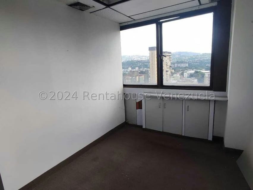 Comercial (Club Campestre) en Alquiler en Los Dos Caminos, Distrito Metropolitano - 10