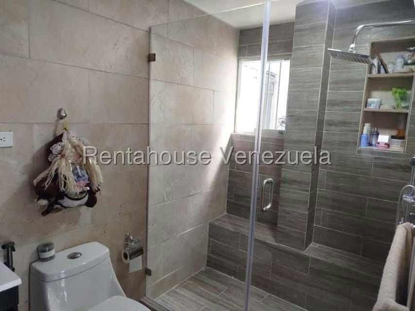 Apartamento (1 Nivel) en Venta en La Florida, Distrito Metropolitano - 17
