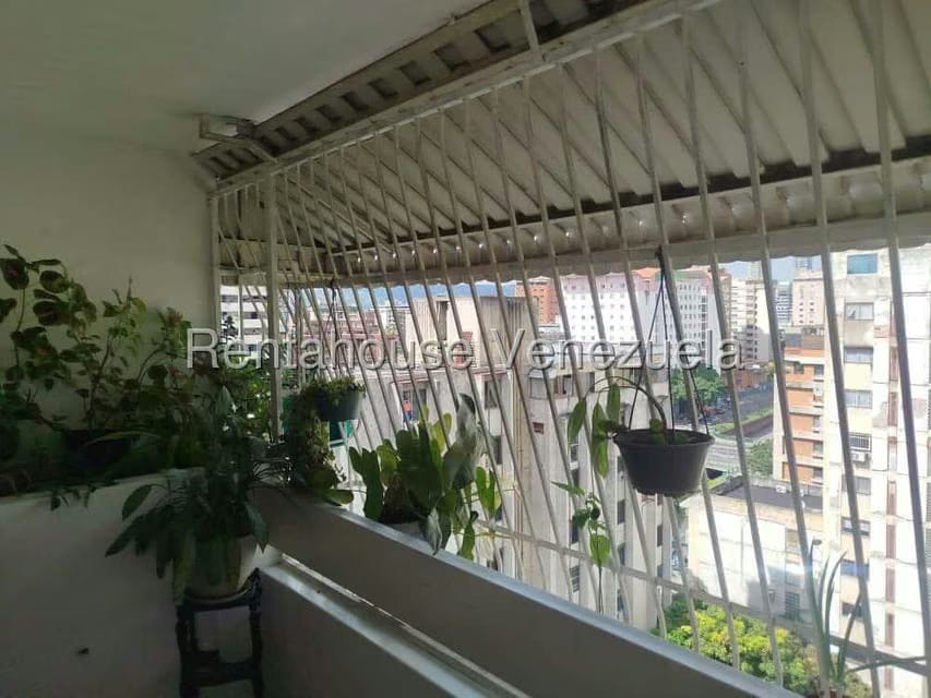 Apartamento (1 Nivel) en Venta en La Florida, Distrito Metropolitano - 21
