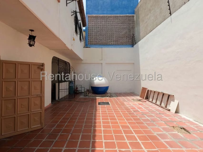 Casa (1 Nivel) en Venta en Centro, Lara - 28