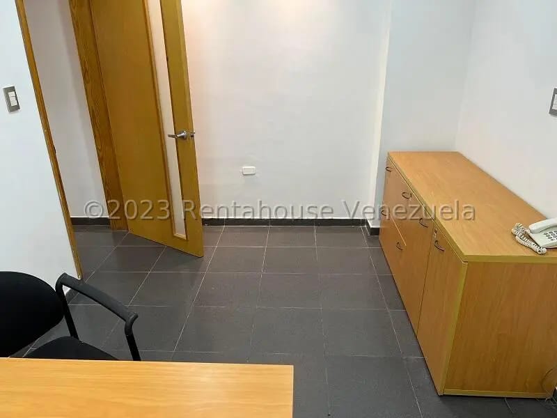 Comercial (Oficina) en Alquiler en Lomas de La Lagunita, Distrito Metropolitano - 13