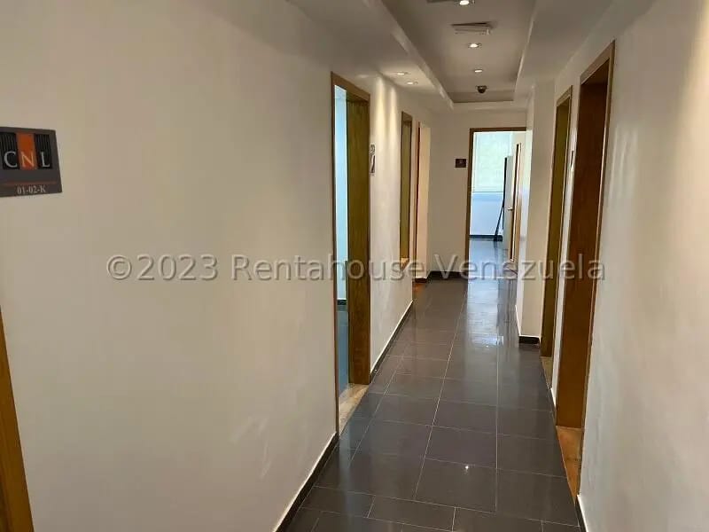 Comercial (Oficina) en Alquiler en Lomas de La Lagunita, Distrito Metropolitano - 4